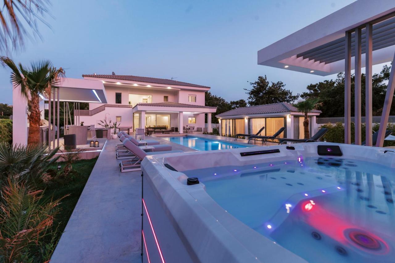 M Mansion Villa Pefki Exteriör bild